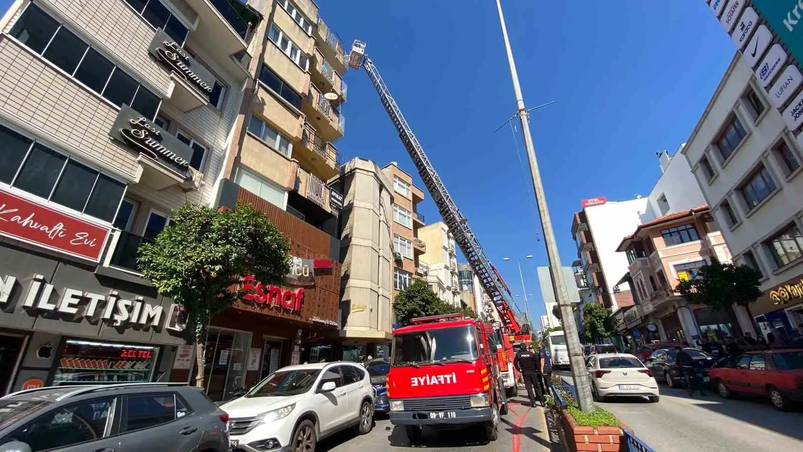 Dürümcünün bacasında çıkan yangın panikletti - 2