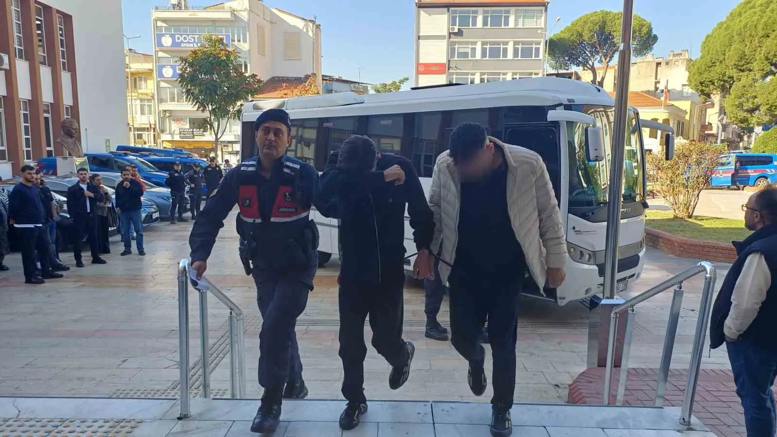 Adliyeye sevk edilen 71 şüpheliden 3’ü tutuklandı - 3