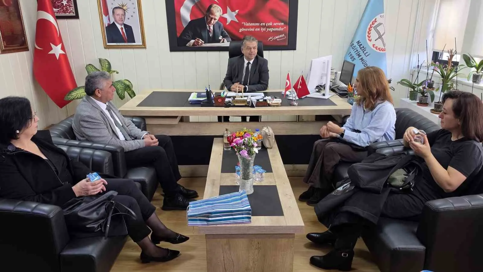Beşeylül Ortaokulu misafirleri İlçe Milli Eğitim Müdürü Güner ile görüştü - 2
