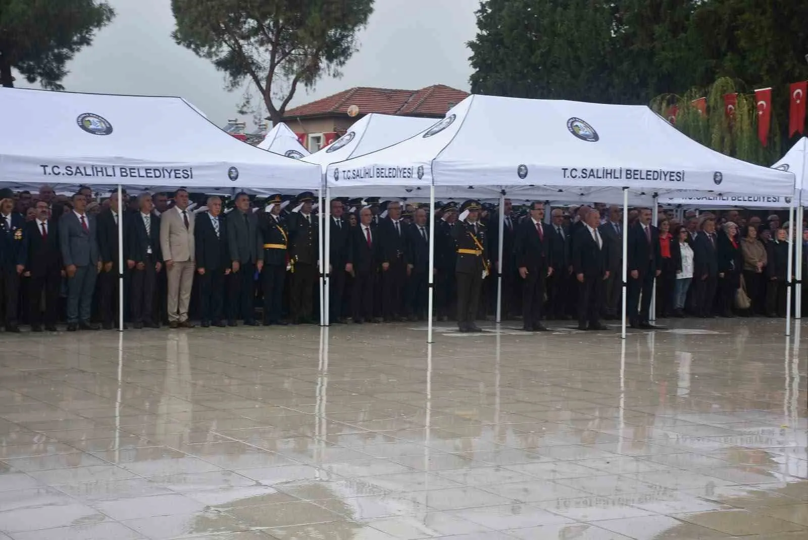Salihli’de Cumhuriyet coşkusu başladı - 2