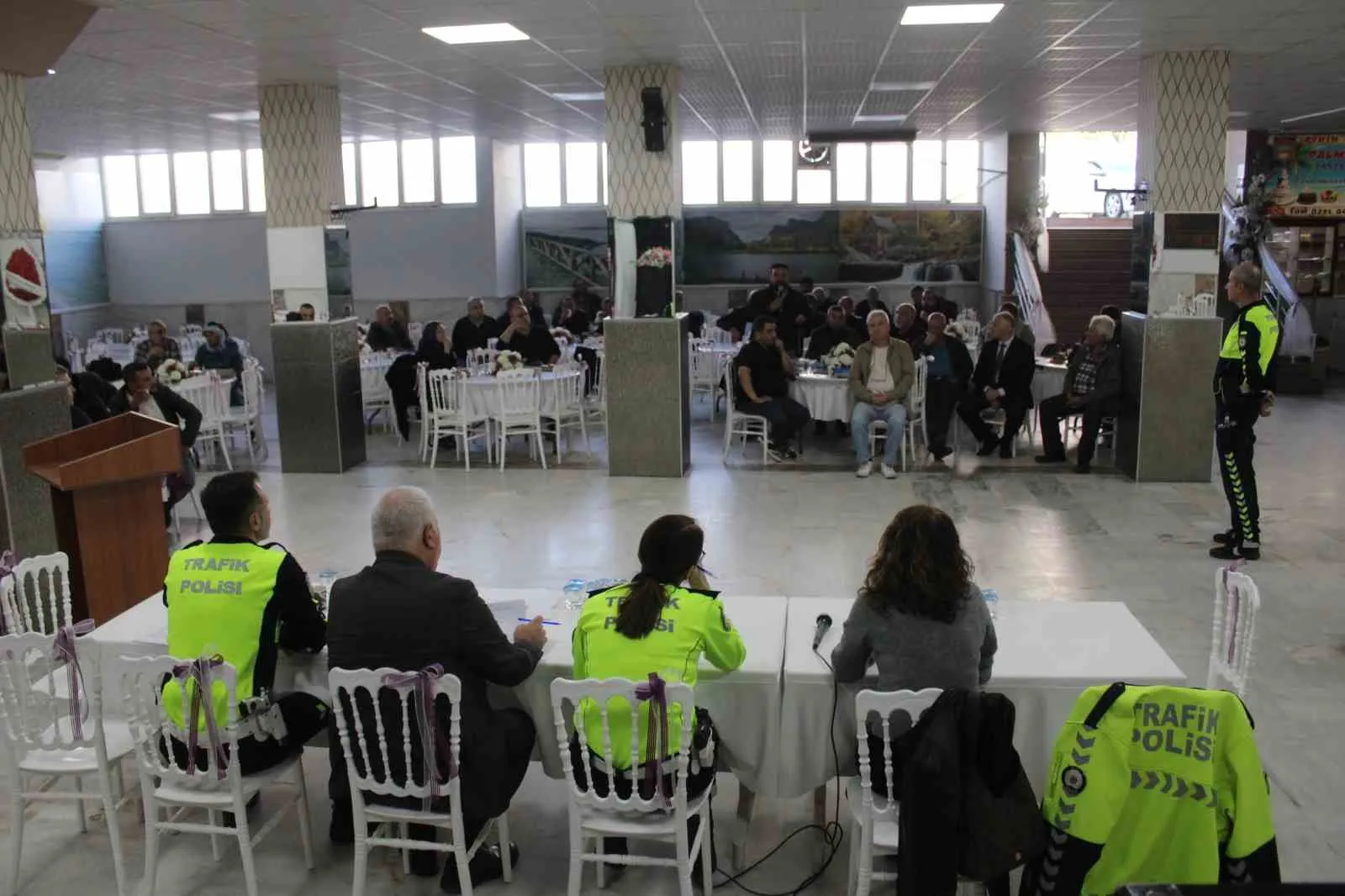 Aydın’da servis şoförleri ve rehber personellere trafik eğitimi - 6