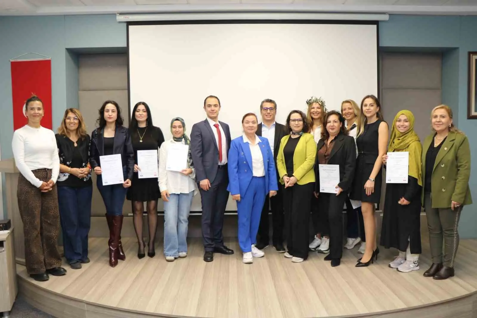 Aydın’da kadın zeytinyağı operatörleri belgelerini aldı - 3