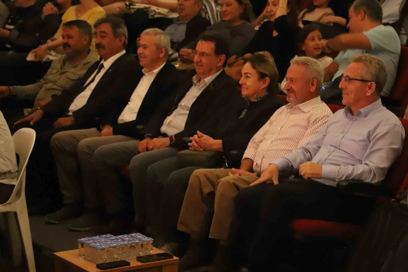 Nazilli’de ’Abide-i Aşk’ tiyatro oyunu sahnelendi - 2