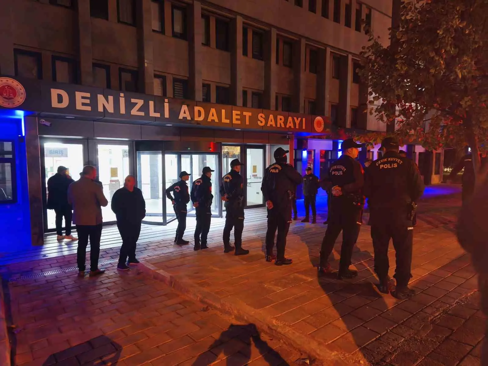 Merkezefendi Belediyesi operasyonunda 5 kişi tutuklandı - 4