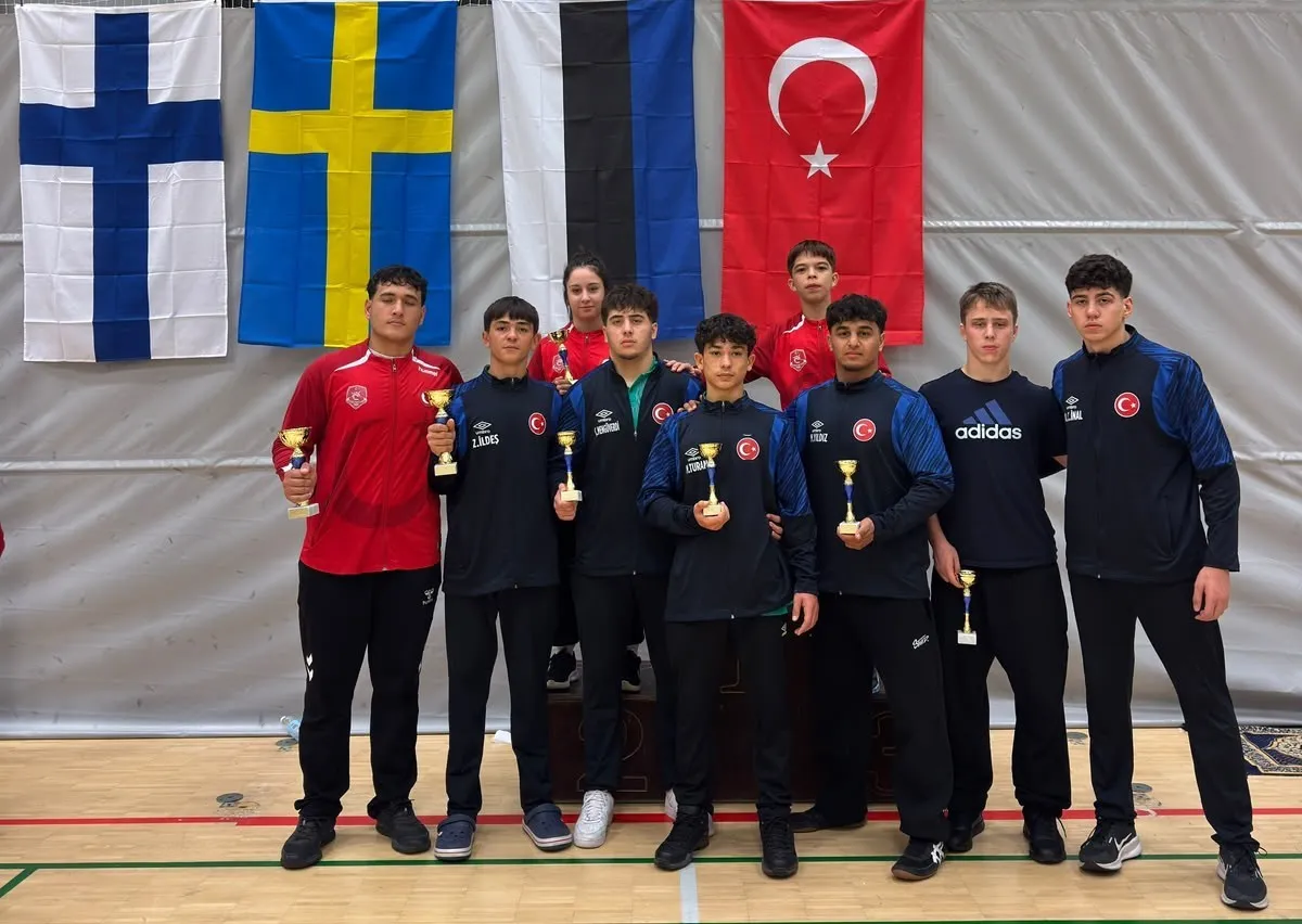 Manisa BBSK’lı güreşçiler Helsinki’den 8 madalya ile döndü