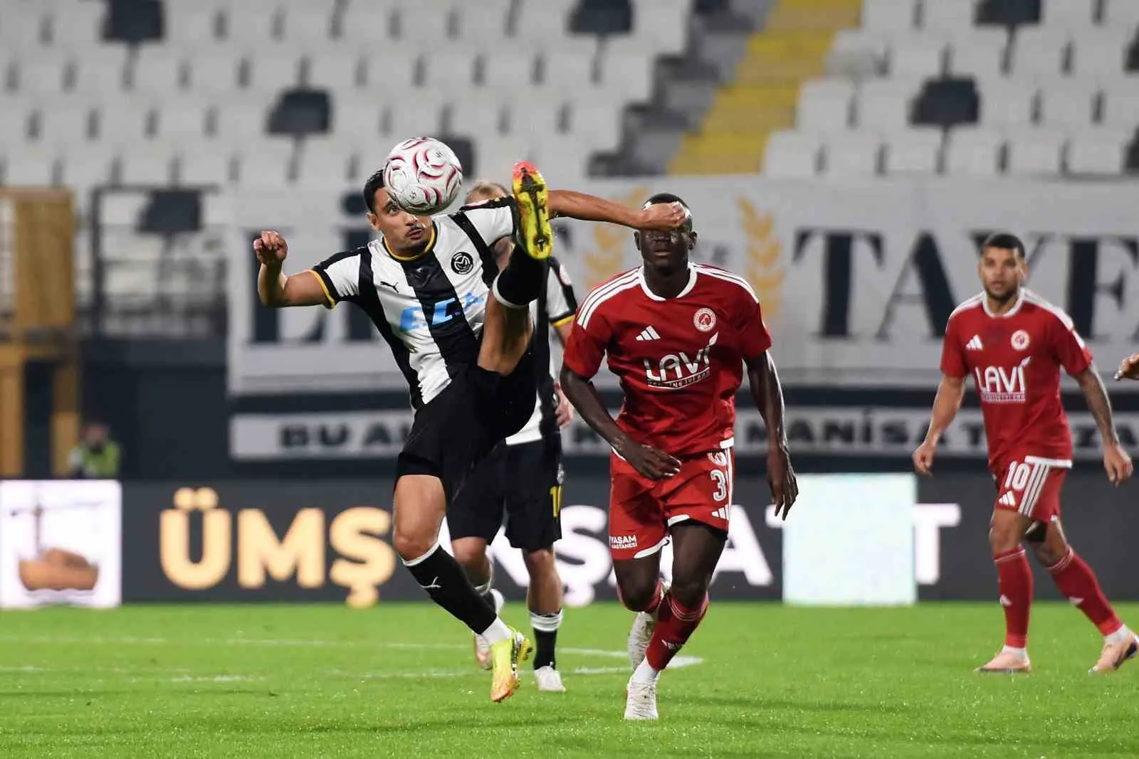 Trendyol 1. Lig: Manisa FK: 2 - Batman Petrolspor: 1 - 3