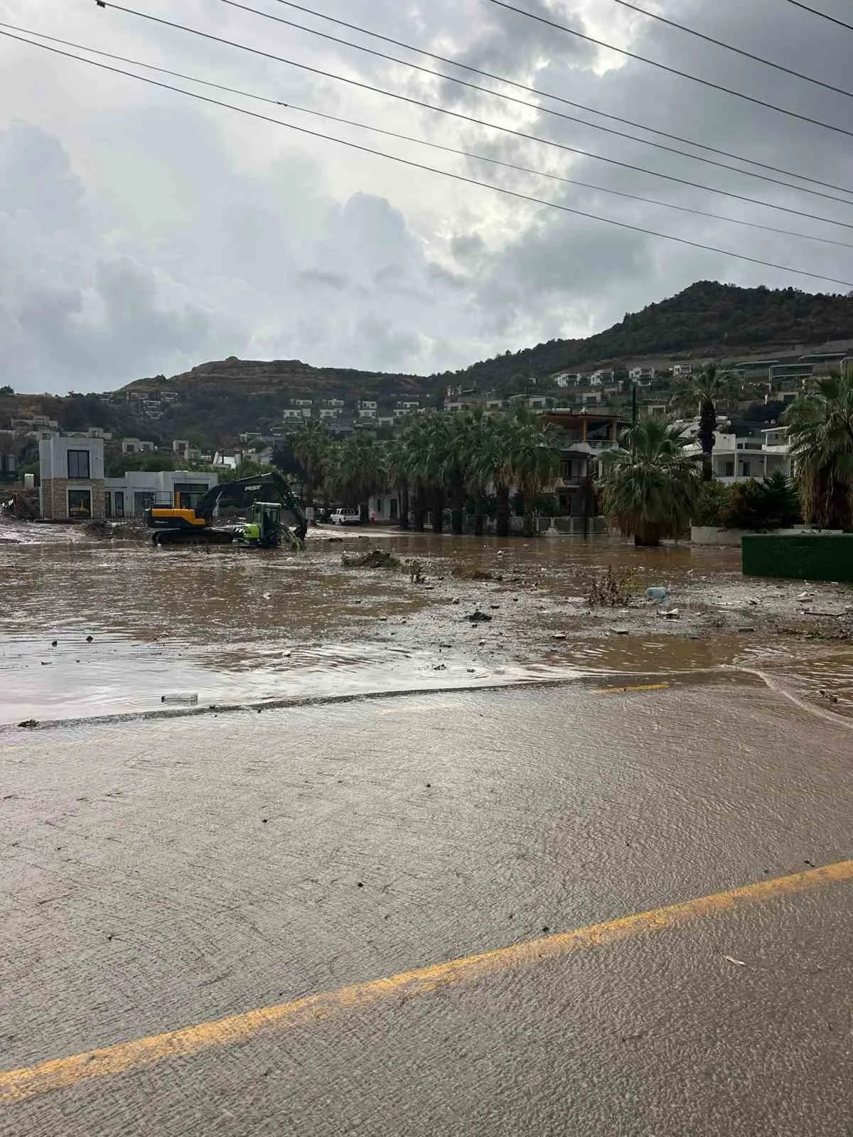 Bodrum’da sağanak yağış etkili oluyor