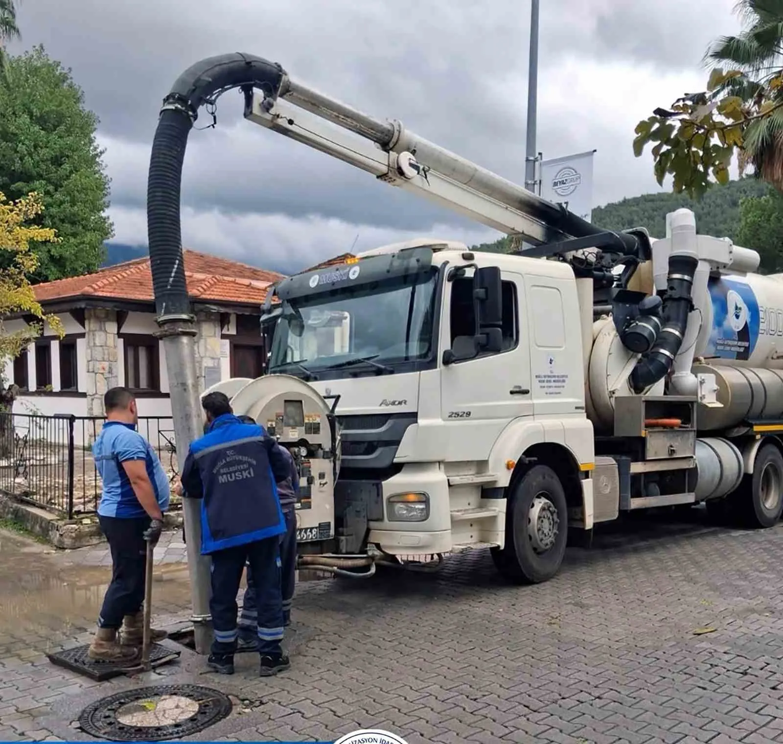 Muğla’da yağış mesaisi: 20 su baskınına müdahale edildi