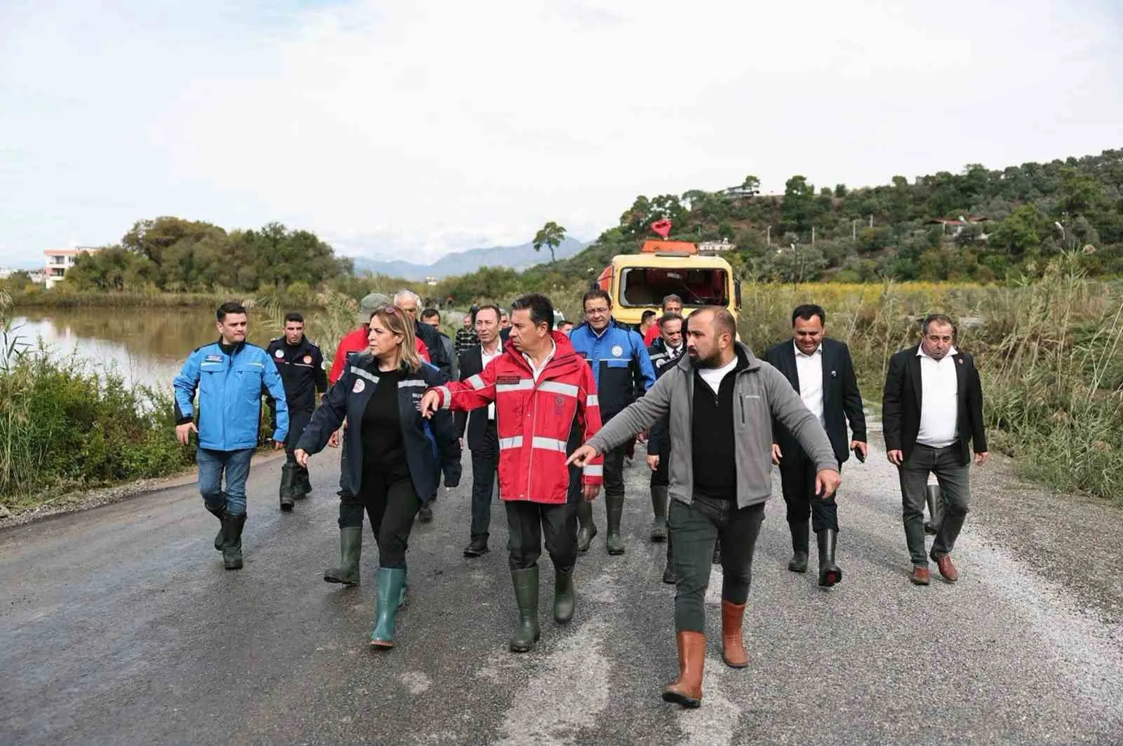 Başkan Aras, taşkın bölgelerinde incelemelerde bulundu