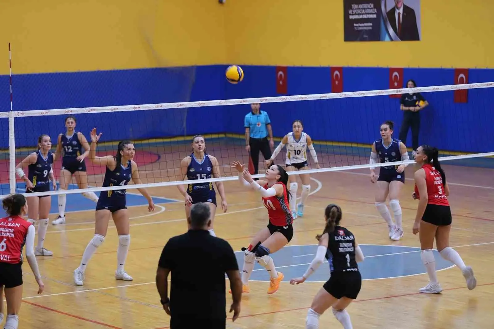 Turgutlu’nun Sultanları deplasmanda kazandı, basketbol takımı Fenerbahçe’ye takıldı - 2