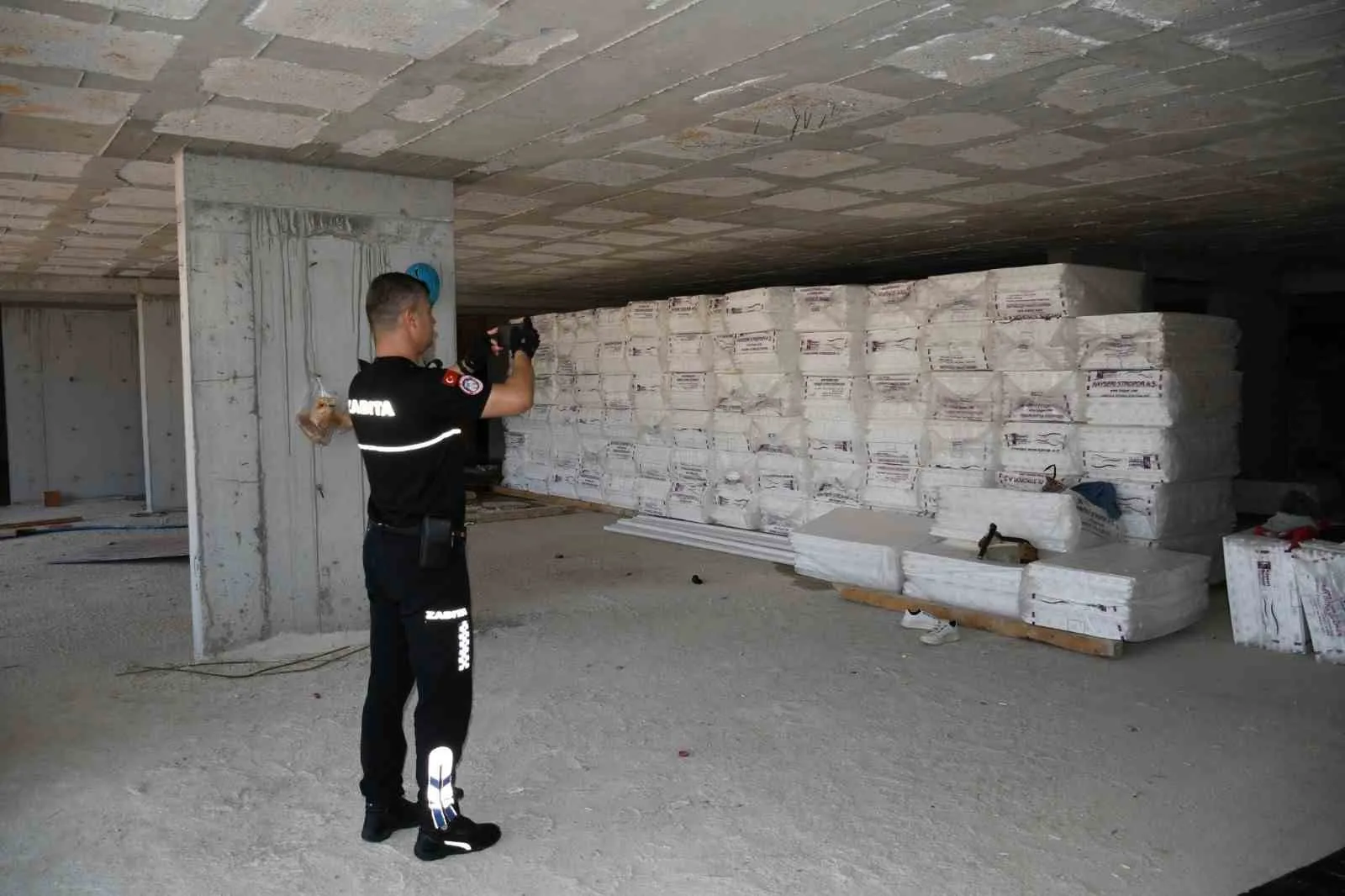 Kuşadası’nda inşaat yasağına uymayan firmalara 4 milyon lira ceza - 4