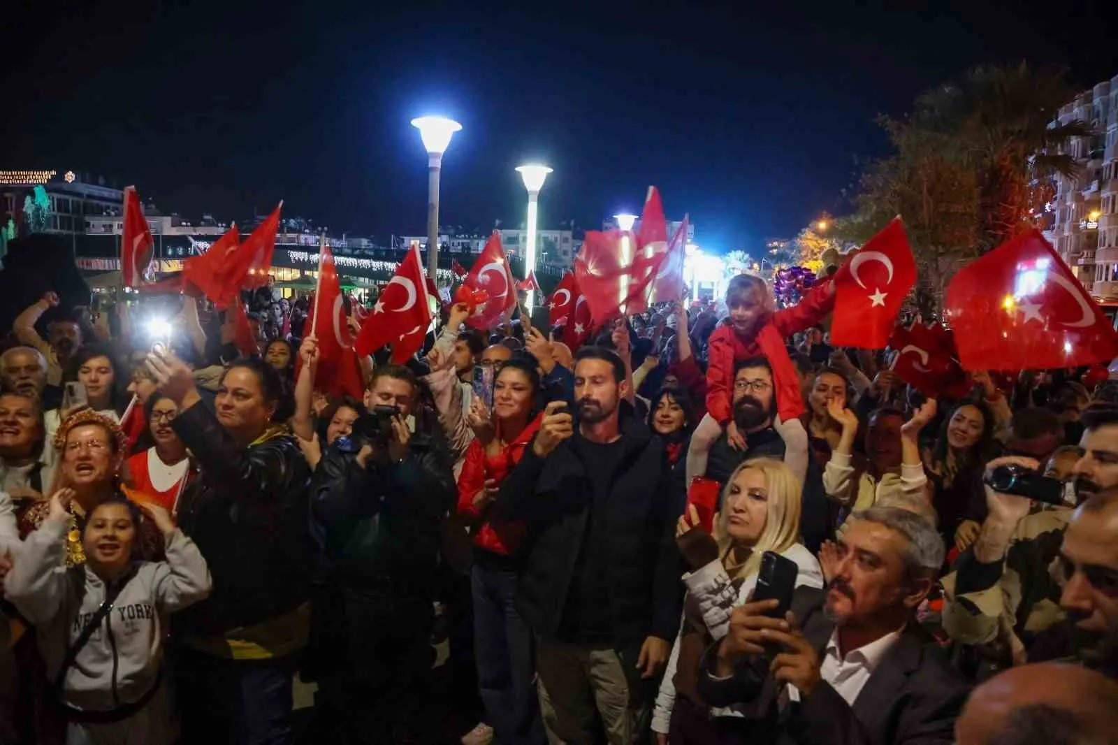 Efeler’de Cumhuriyet yürüyüşü - 3