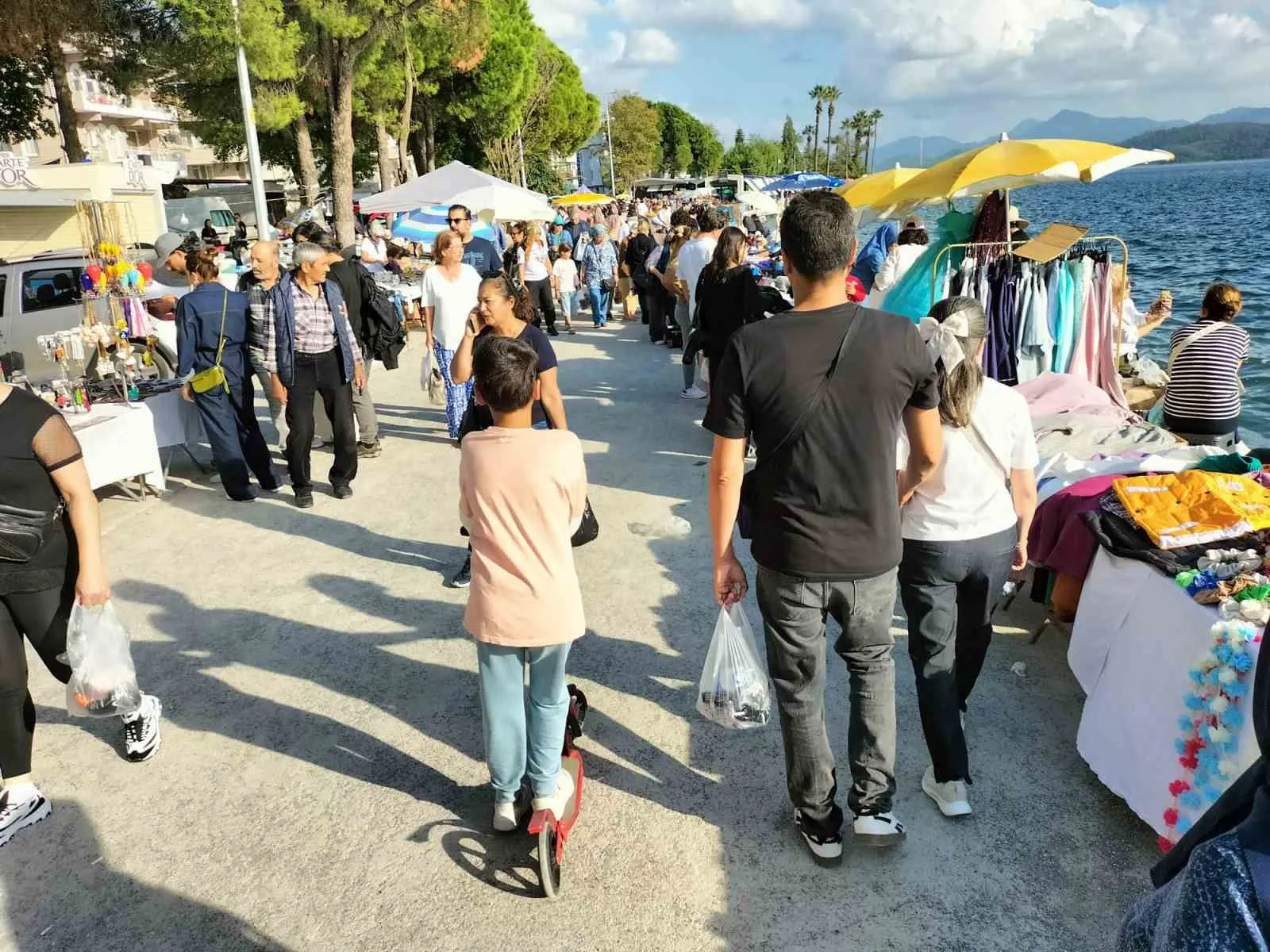 Köyceğiz’de Ekim ayının son Pazar günü ikinci el pazarı kuruldu - 3