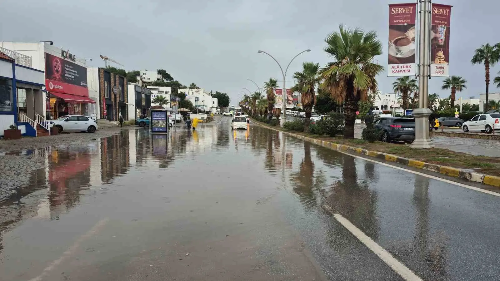 Bodrum’da yol göle döndü - 2
