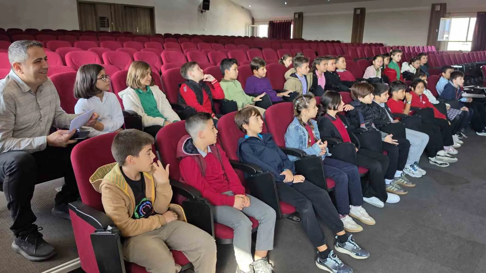 Nazilli’de İlçe Milli Eğitim Müdürü Güner, öğrencileri dinledi - 6