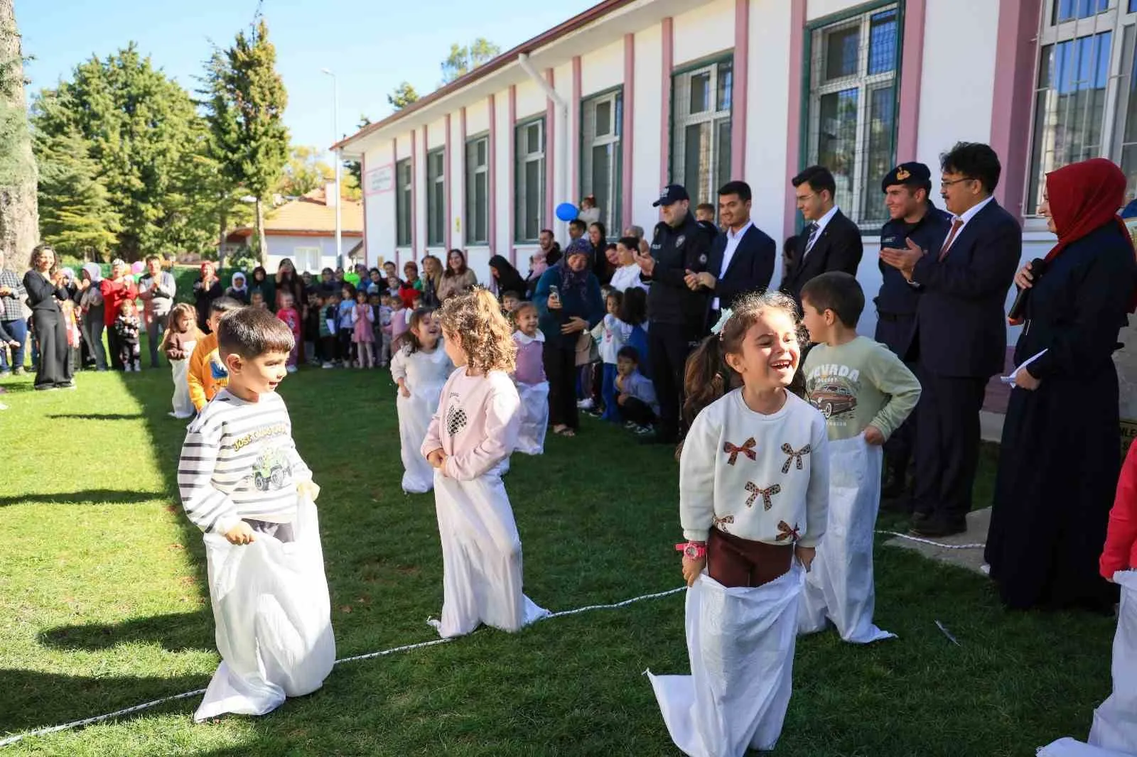 Çameli’de minikler ve aileleri geleneksel oyunlarda yarıştı - 7