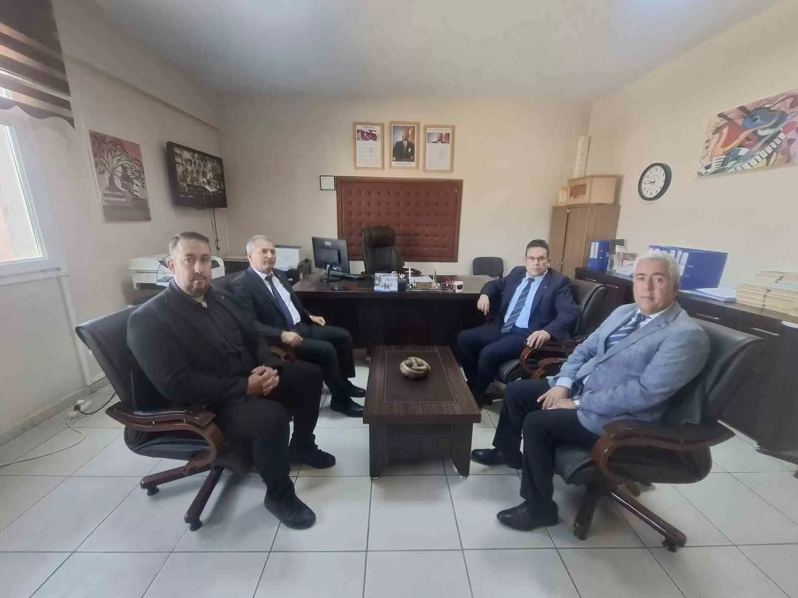 Sarıgöl’de eğitim yöneticileri öğrencilerle aynı sofrada buluştu - 3