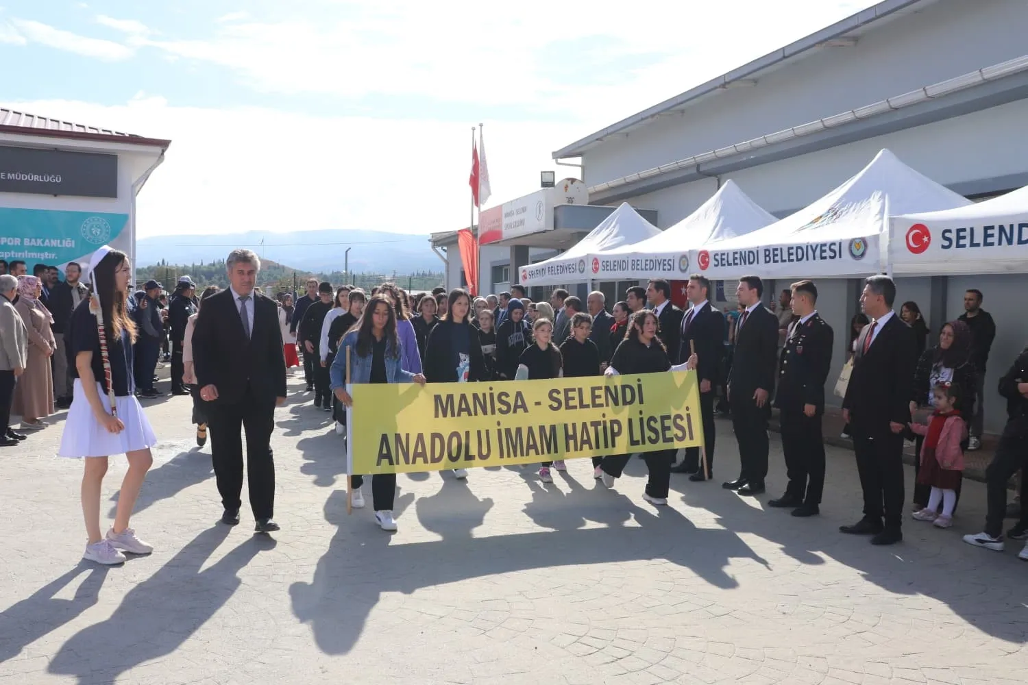 Selendi’de cumhuriyet coşkusu gençlik merkezine sığmadı - 2