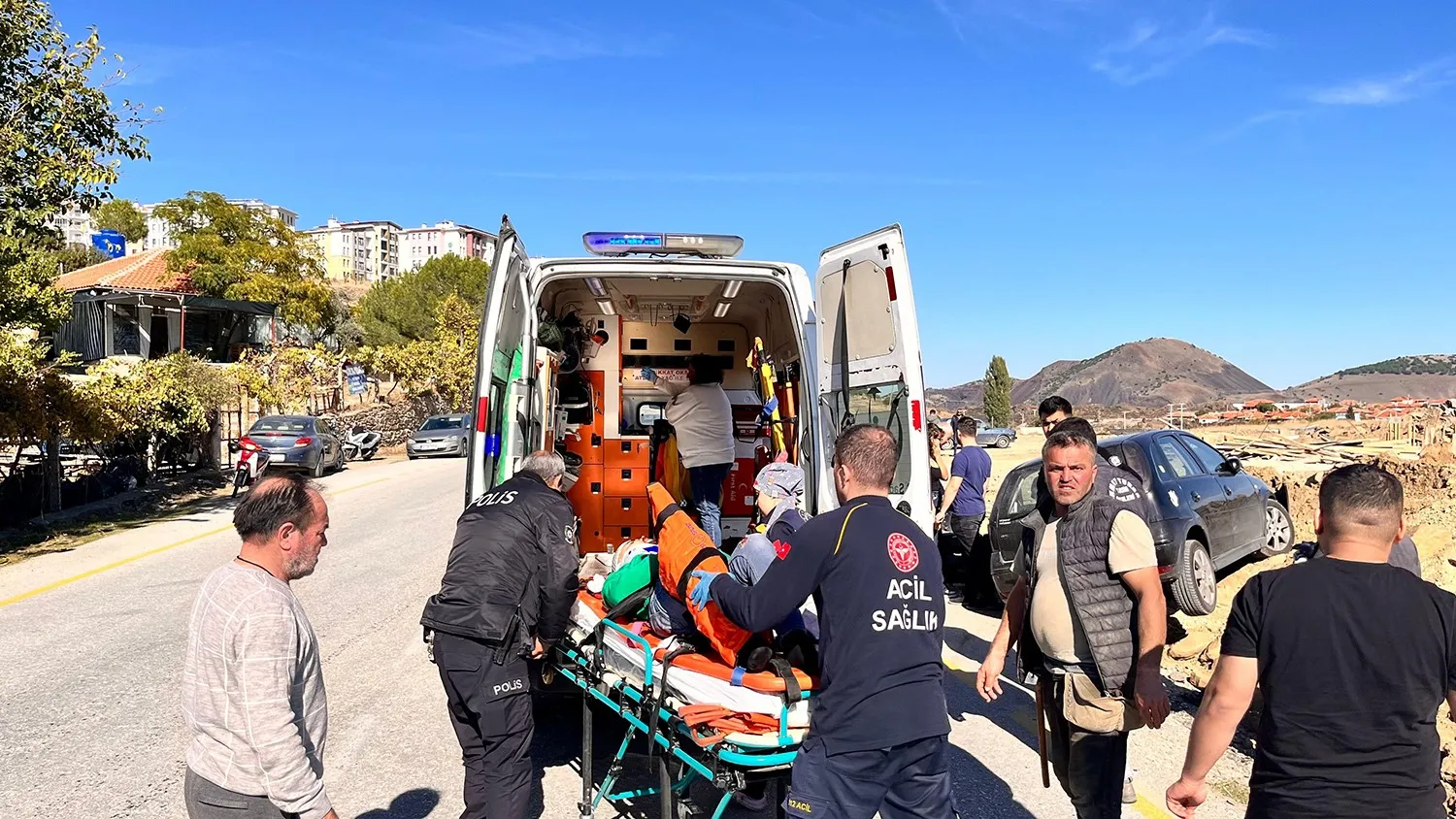 Kula’da otomobil ile motosiklet çarpıştı: 1 ağır yaralı - 3
