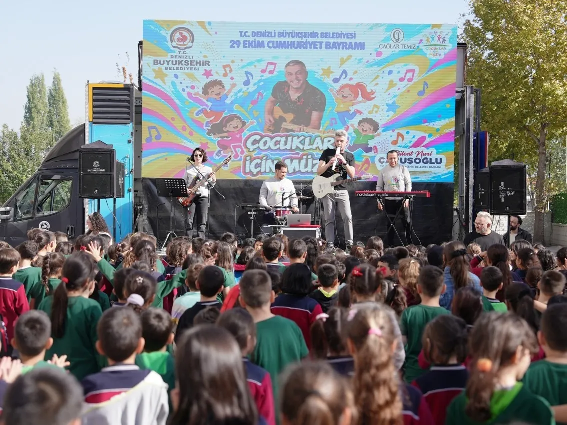 Denizli Büyükşehirle Cumhuriyet coşkusu okullara taştı - 3