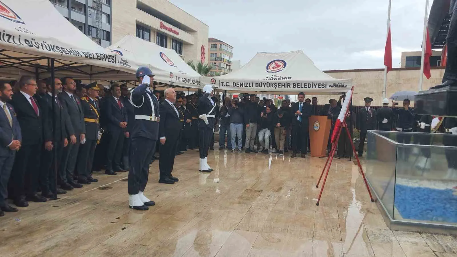 Denizli’de Cumhuriyet Bayramı kutlamaları çelenk töreniyle başladı - 7