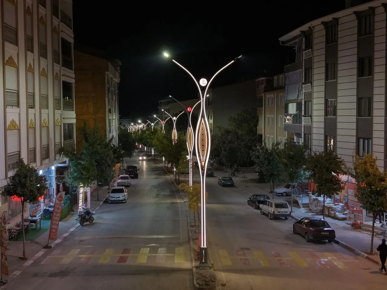 Denizli Büyükşehir, 10 kilometrelik hat ve 247 yeni direkle şehrin güzelliğine güzellik kattı - 4