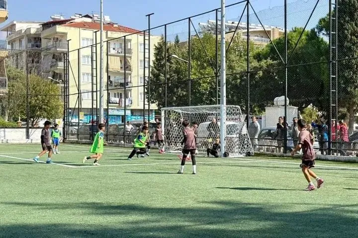Efeler’de minik sporcular kıyasıya mücadele etti - 6