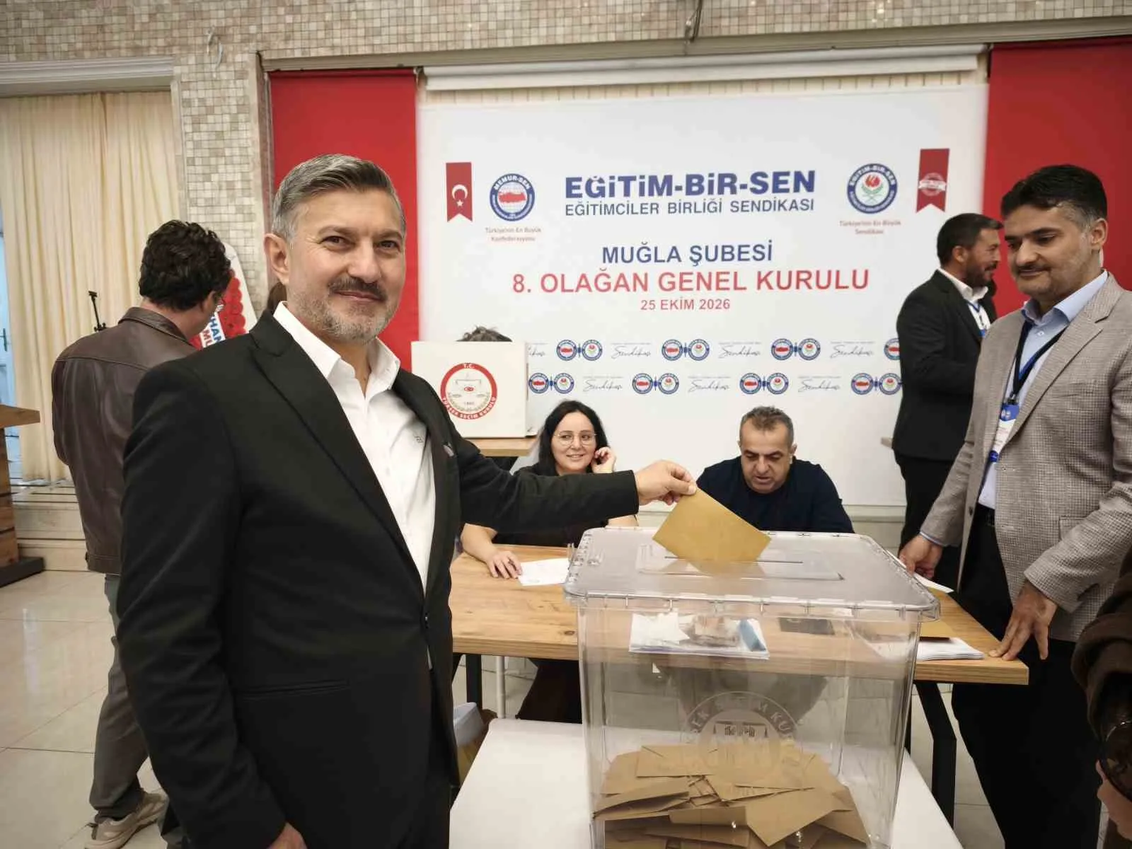 Muğla Eğitim-Bir-Sen’de Uçak güven tazeledi - 2