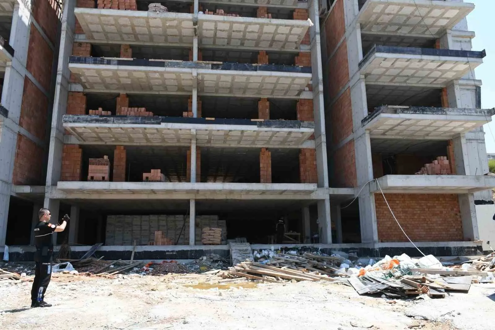 Kuşadası’nda inşaat yasağına uymayan firmalara 4 milyon lira ceza - 3