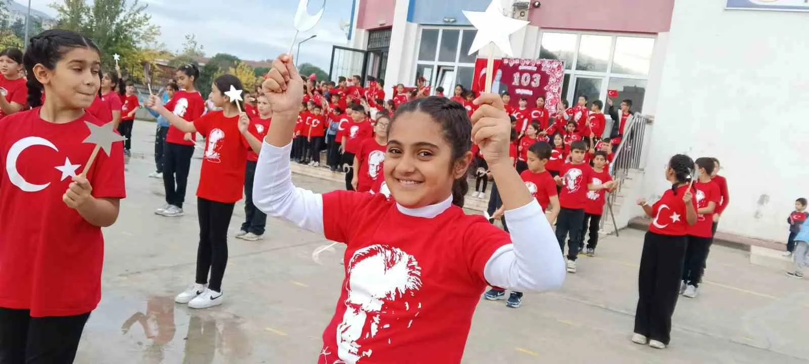 Manisa’da okullarda cumhuriyet coşkusu yaşandı - 2