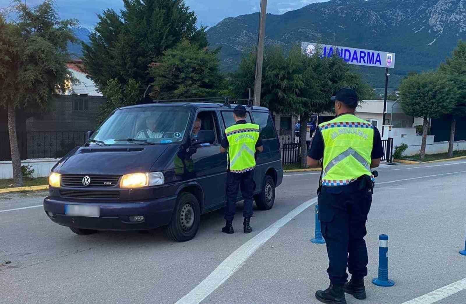 Muğla’da Jandarma trafik denetimlerinde 45 sürücünün ehliyeti geri alındı