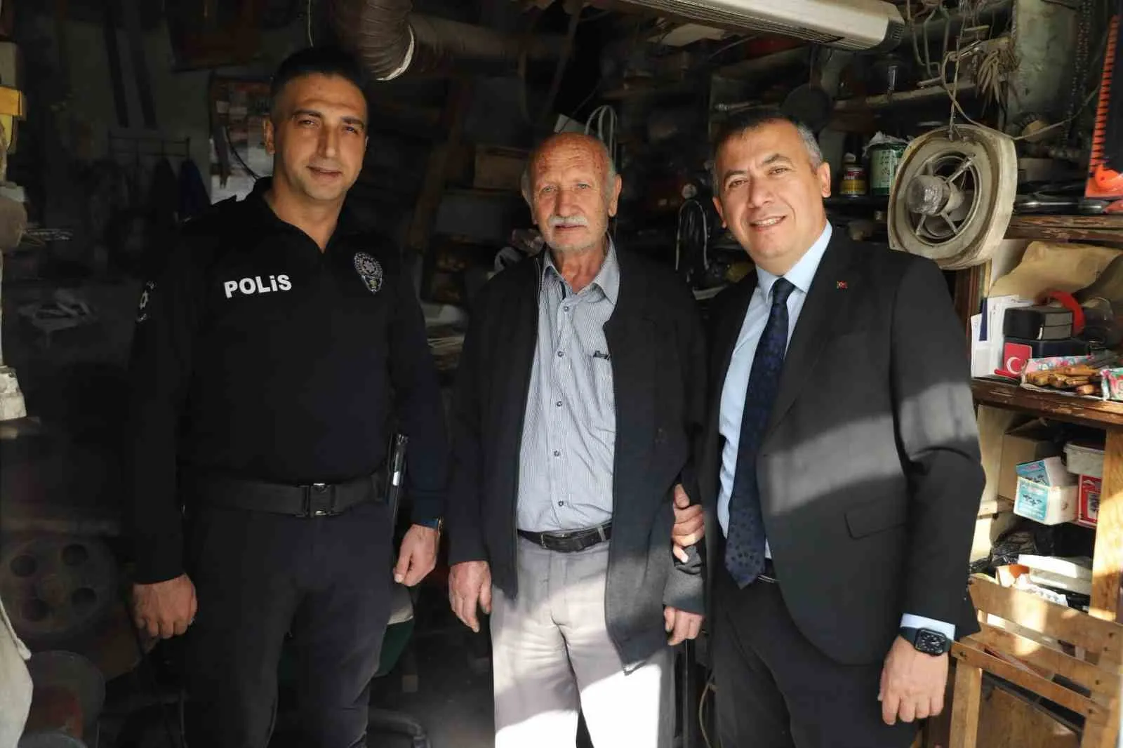 Demirci Kaymakamı Bayram’dan esnafa cuma ziyareti - 3