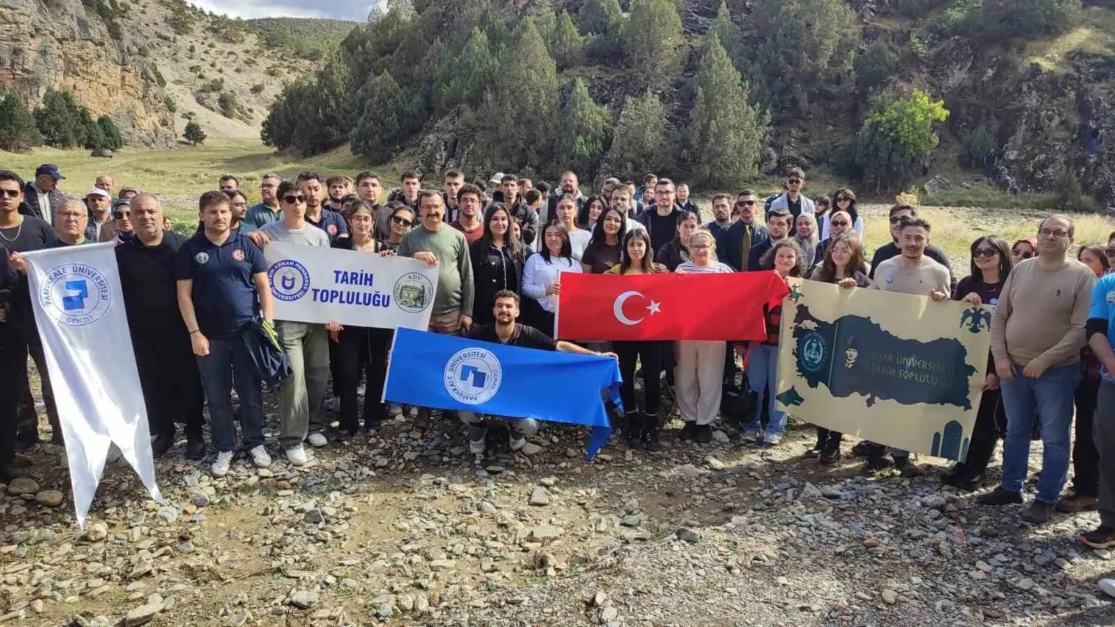 200 öğrenci 850 yıllık sırrı çözmek için savaş alanında ders işledi - 4