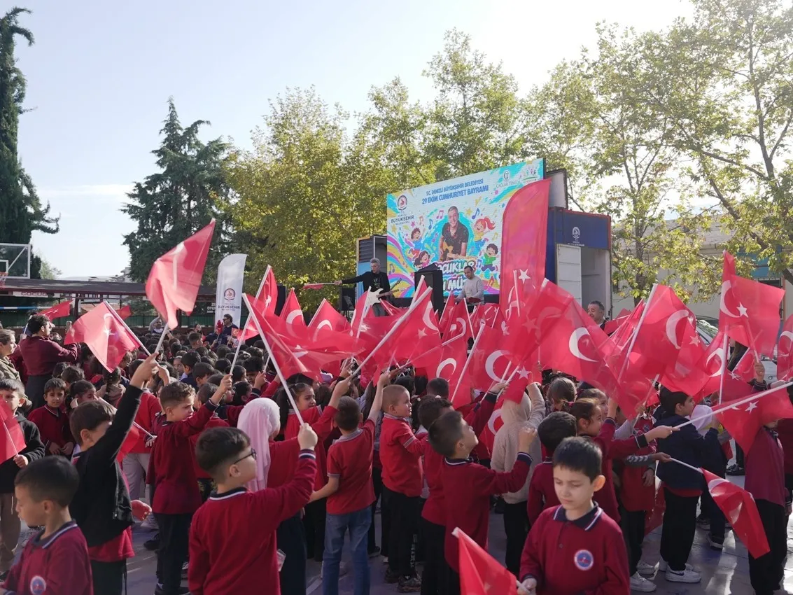 Denizli Büyükşehirle Cumhuriyet coşkusu okullara taştı - 2