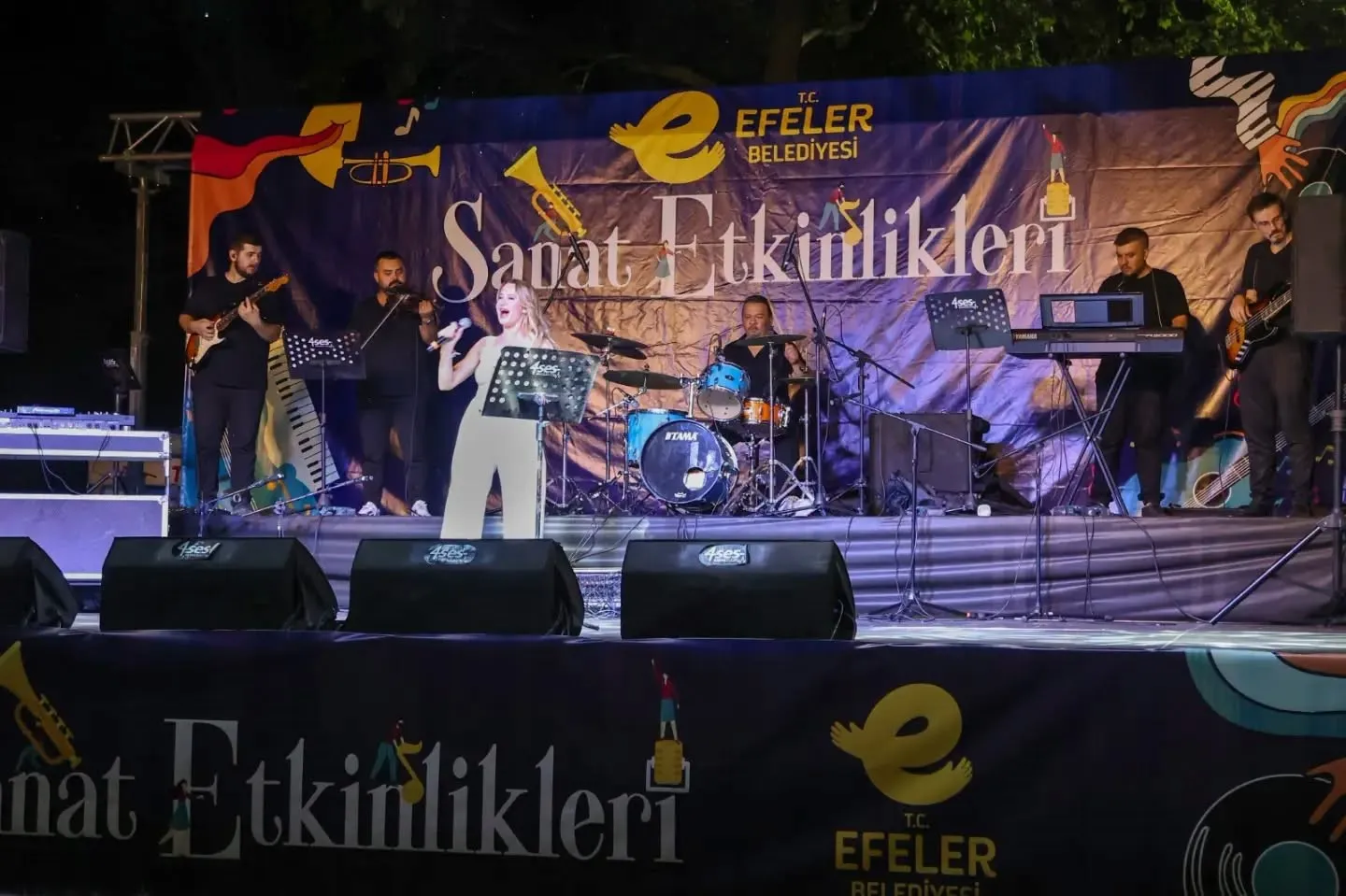 Cumhuriyet Bayramı Efeler’de dolu dolu kutlanacak