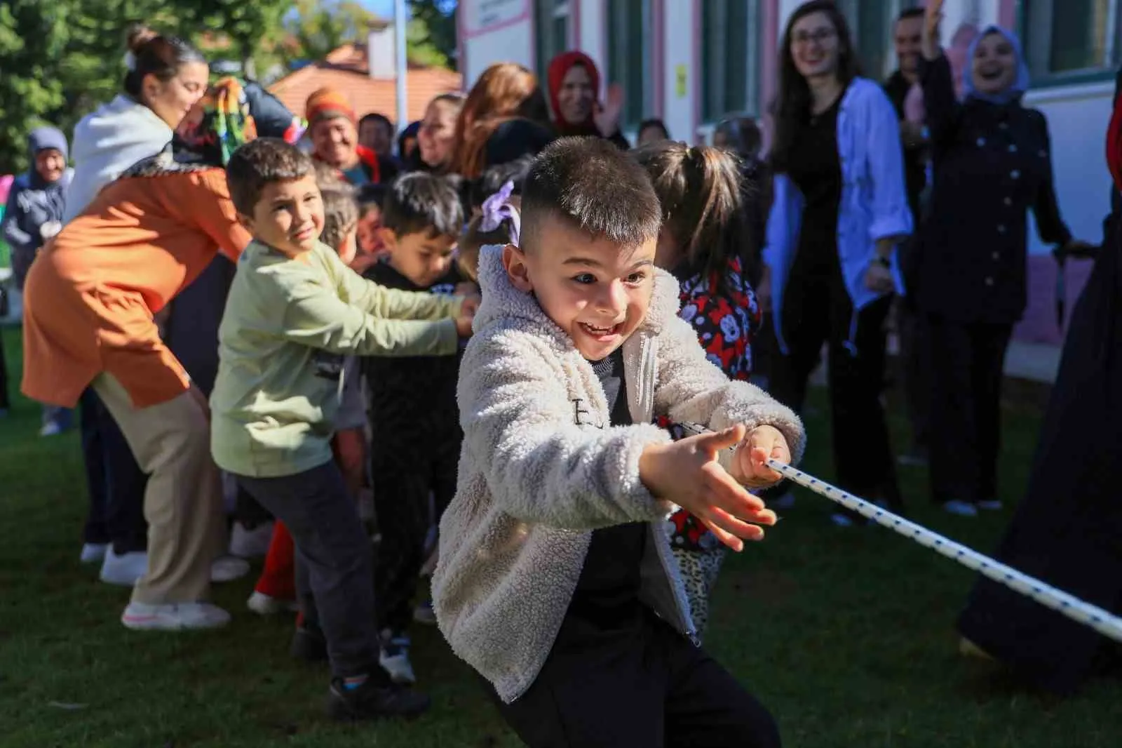 Çameli’de minikler ve aileleri geleneksel oyunlarda yarıştı - 2