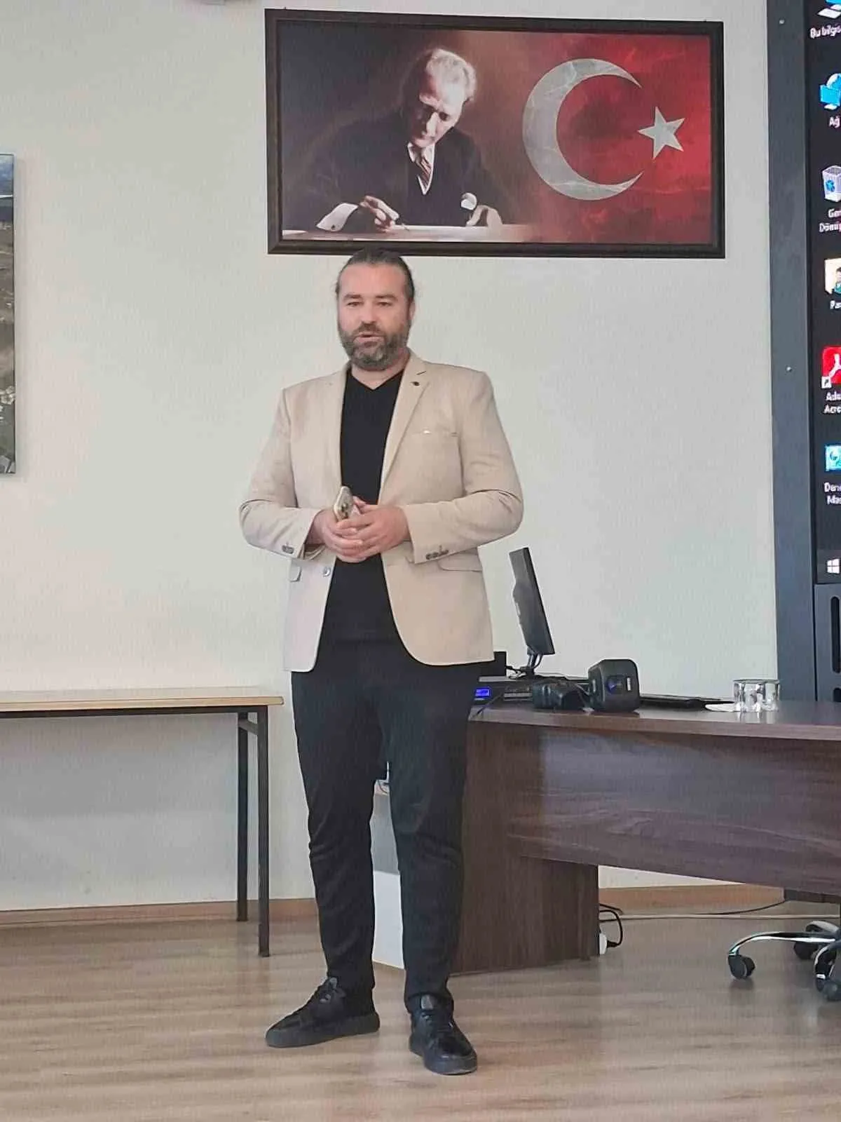 "Başarı tesadüf değil, emek işidir" diyerek gençlere mesaj verdi - 3