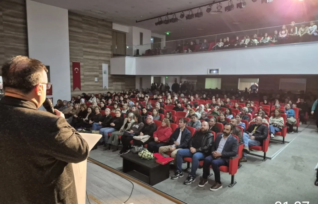 Alaşehir’de velilere dijital bağımlılık uyarısı - 3