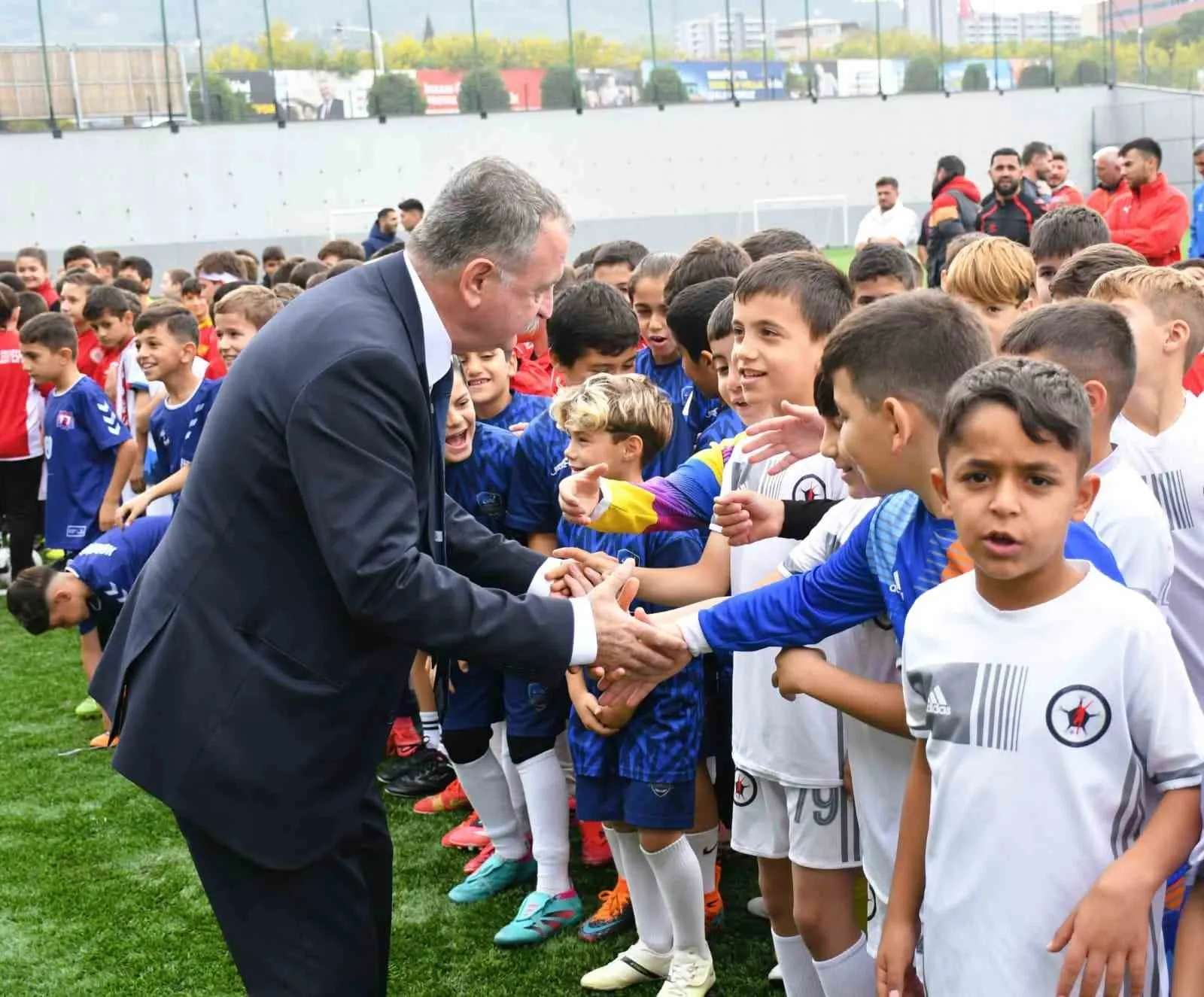Yunusemre’de 29 Ekim coşkusu futbolla taçlandı - 4