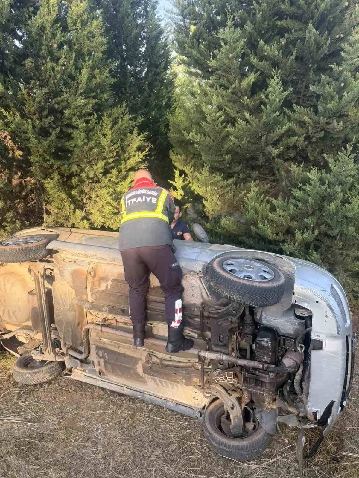 Aydın’da otomobil devrildi: 2 yaralı - 3