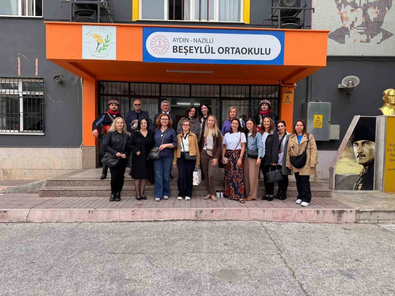 Beşeylül Ortaokulu misafirleri İlçe Milli Eğitim Müdürü Güner ile görüştü - 5