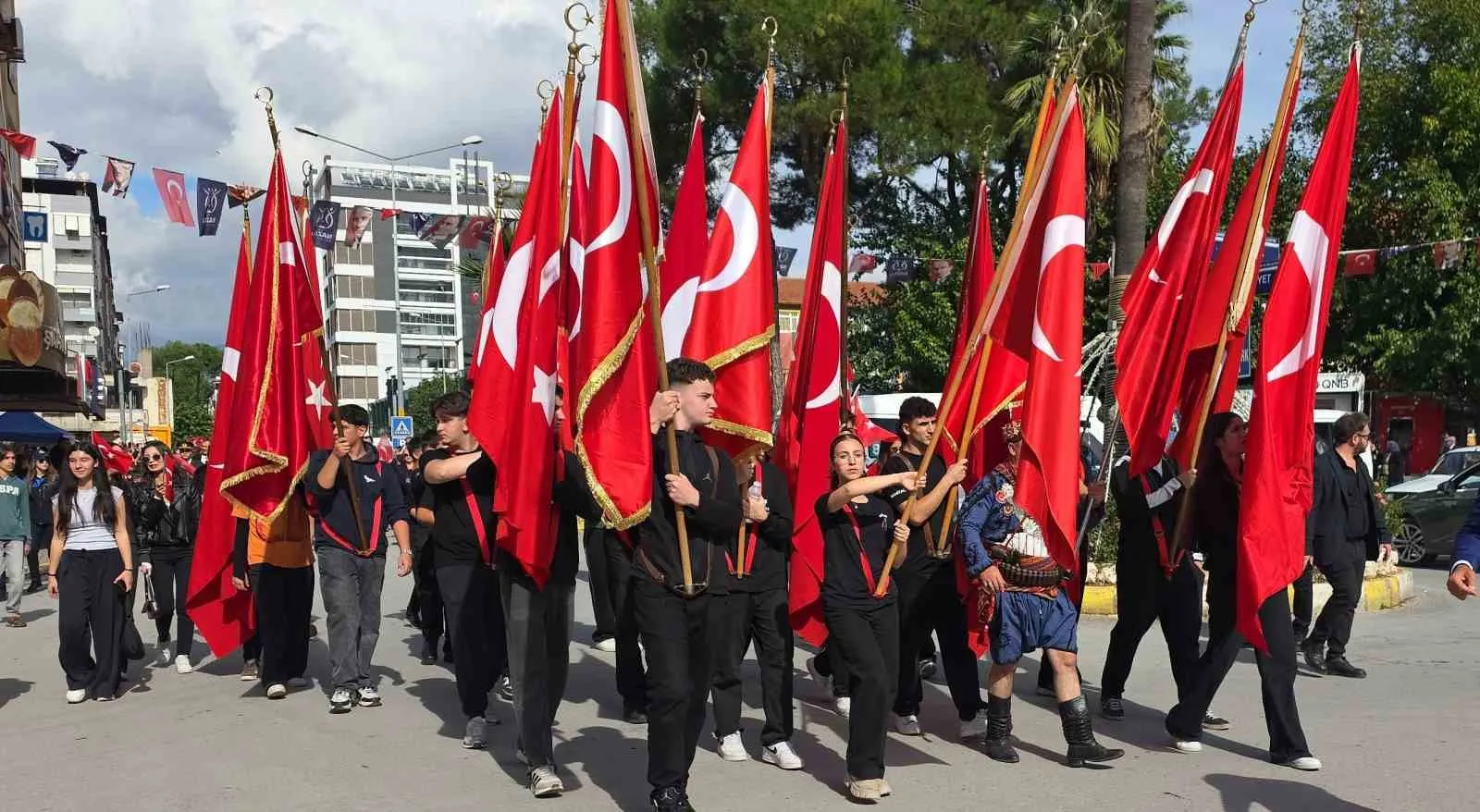 Nazilli’de sokaklar kırmızı beyaza büründü - 11