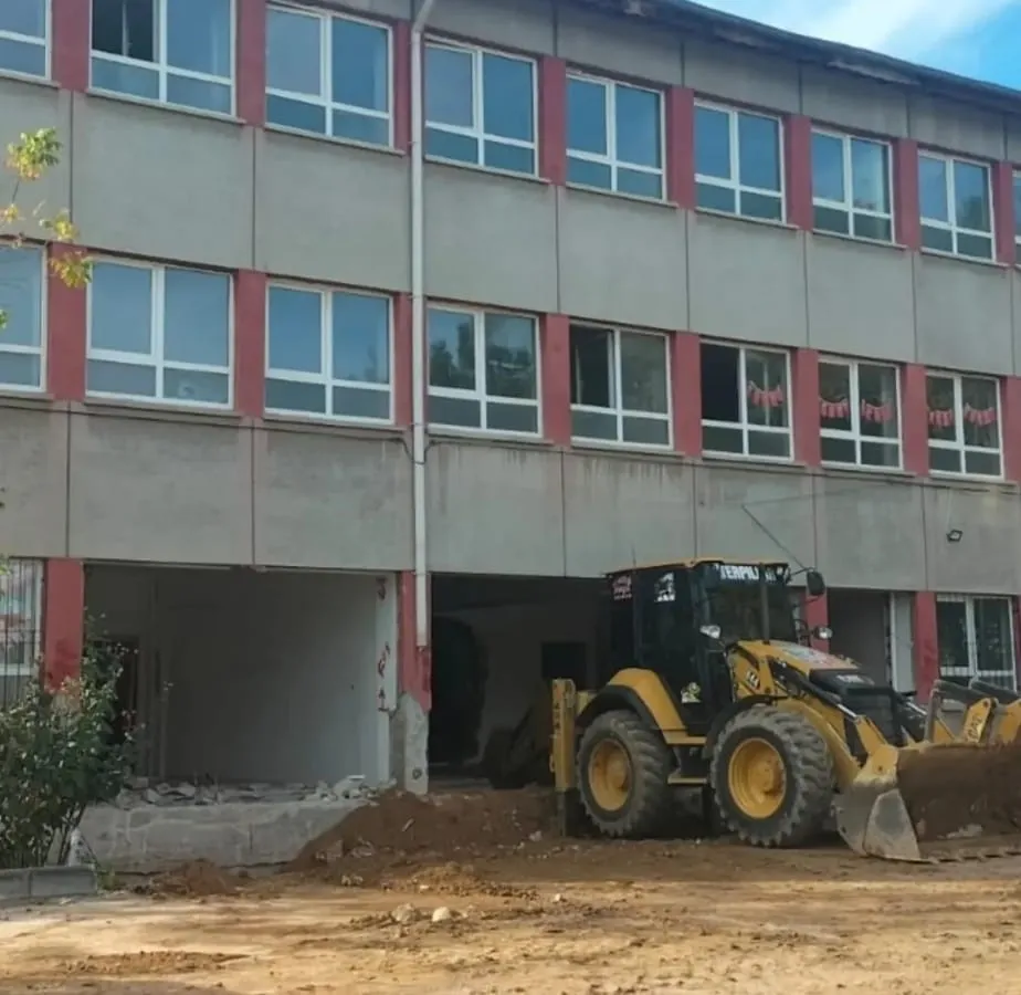 Çivril’de 44 yıllık okulda güçlendirme çalışmaları başladı - 5