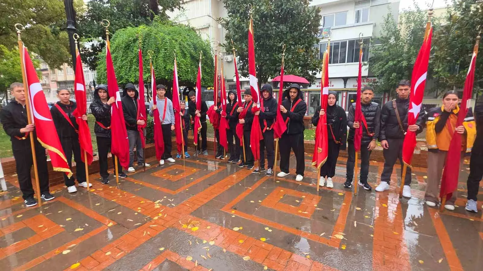 Nazilli’de çelenk sunma töreni yağmur altında yapıldı - 10