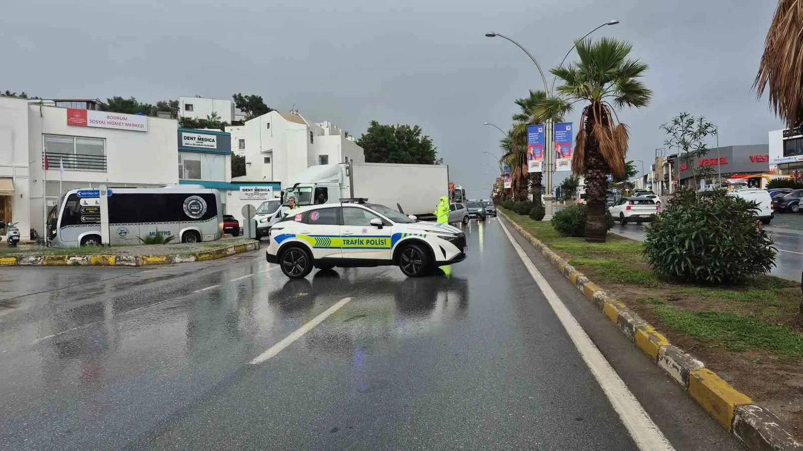 Bodrum’da yol göle döndü - 4
