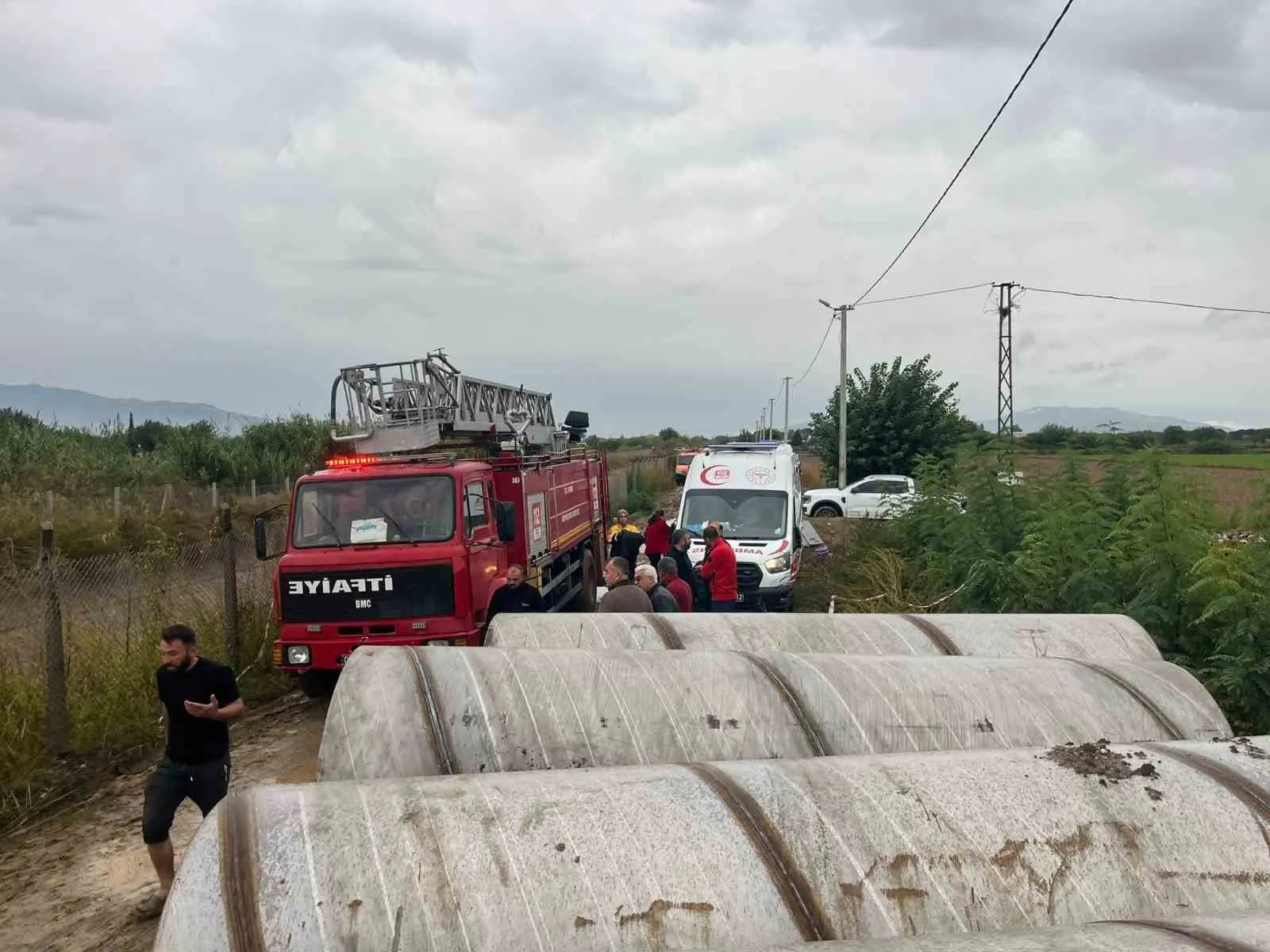 Toprak altında kalan işçi hayatını kaybetti - 2