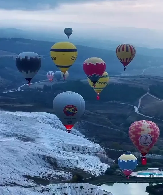 Cumhuriyet coşkusunda balonlar Türk bayraklarıyla gökyüzüne yükseldi - 4