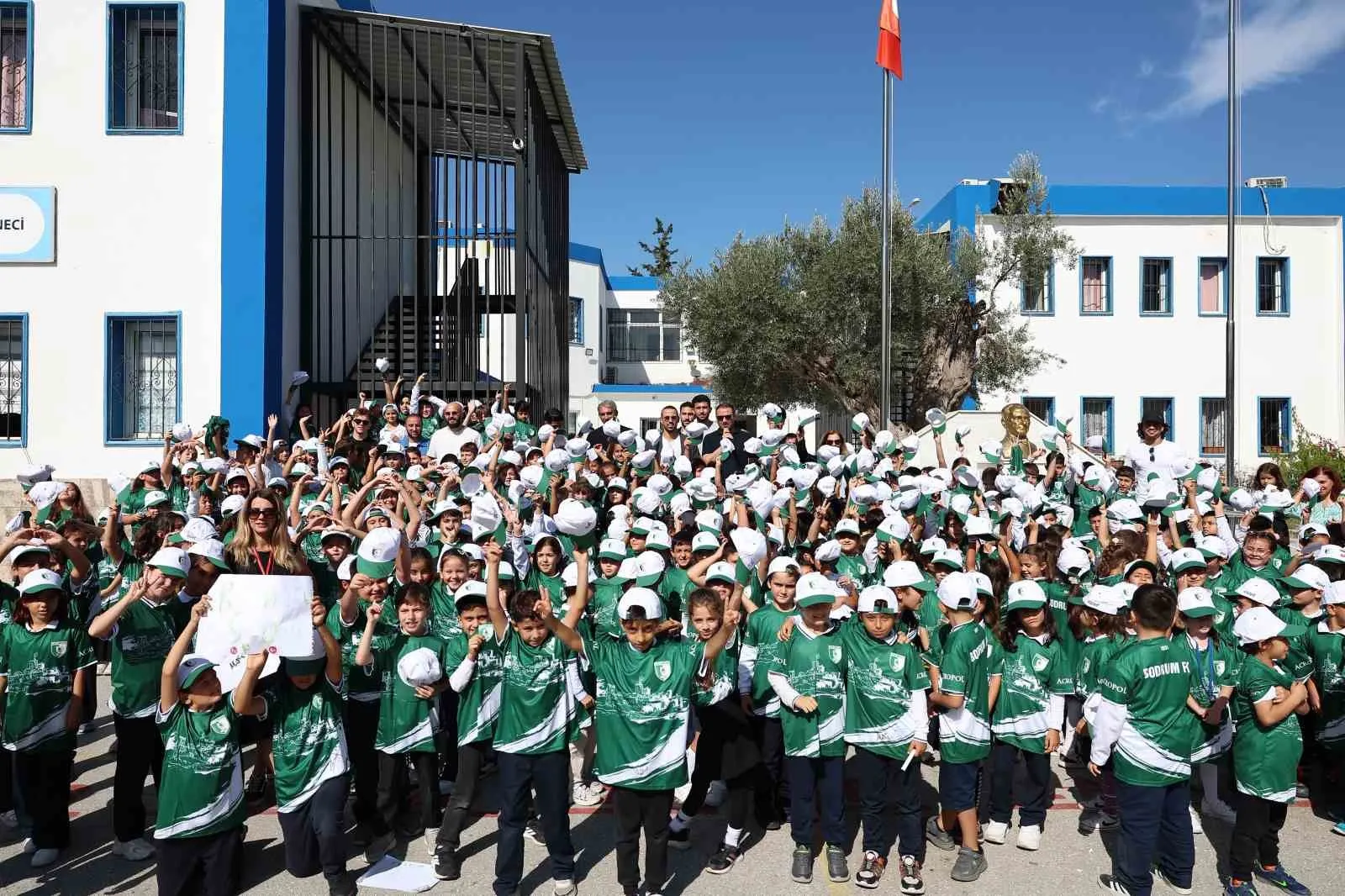 Bodrum FK’dan öğrencilere yeşil beyaz sürpriz - 4
