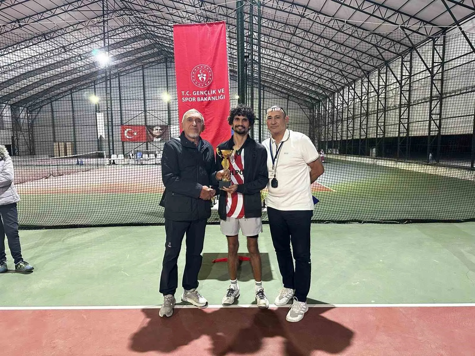 Cumhuriyet Bayramı coşkusu Aydın’da tenis kortlarına taşındı - 3